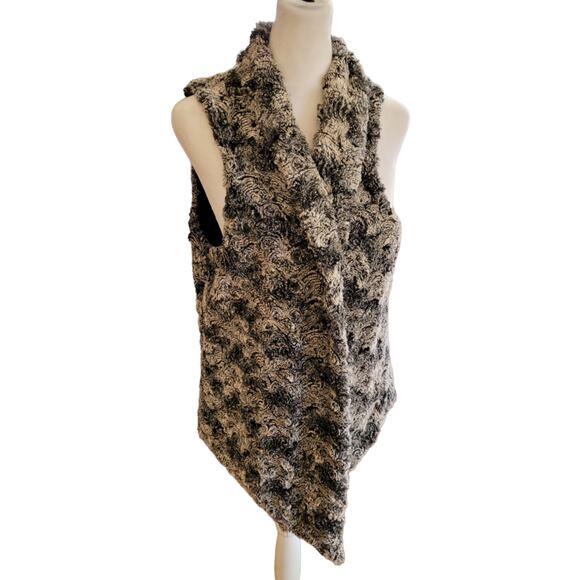 TART COLLECTIONS Gray White Teddy Vest Sz M Fuzzy Cozy Open Front Cottagecore - Picture 4 of 10